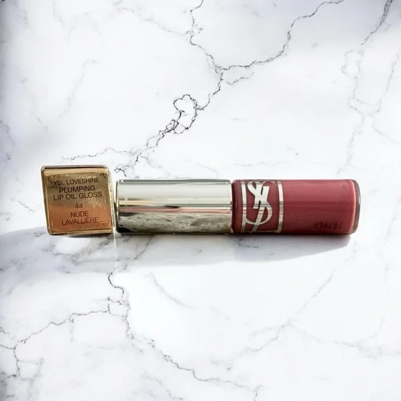 Yves Saint Laurent LoveShine Plumping Lip Oil Gloss 44 Nude Lavalliere 1.4 ml - Picture 5 of 7